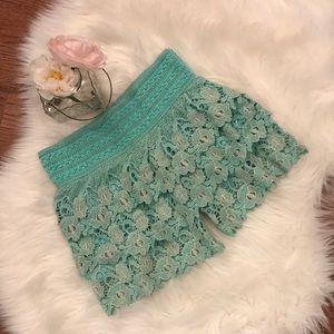 5/$25 - 
Teal Tiered Embroidered Lace Shorts